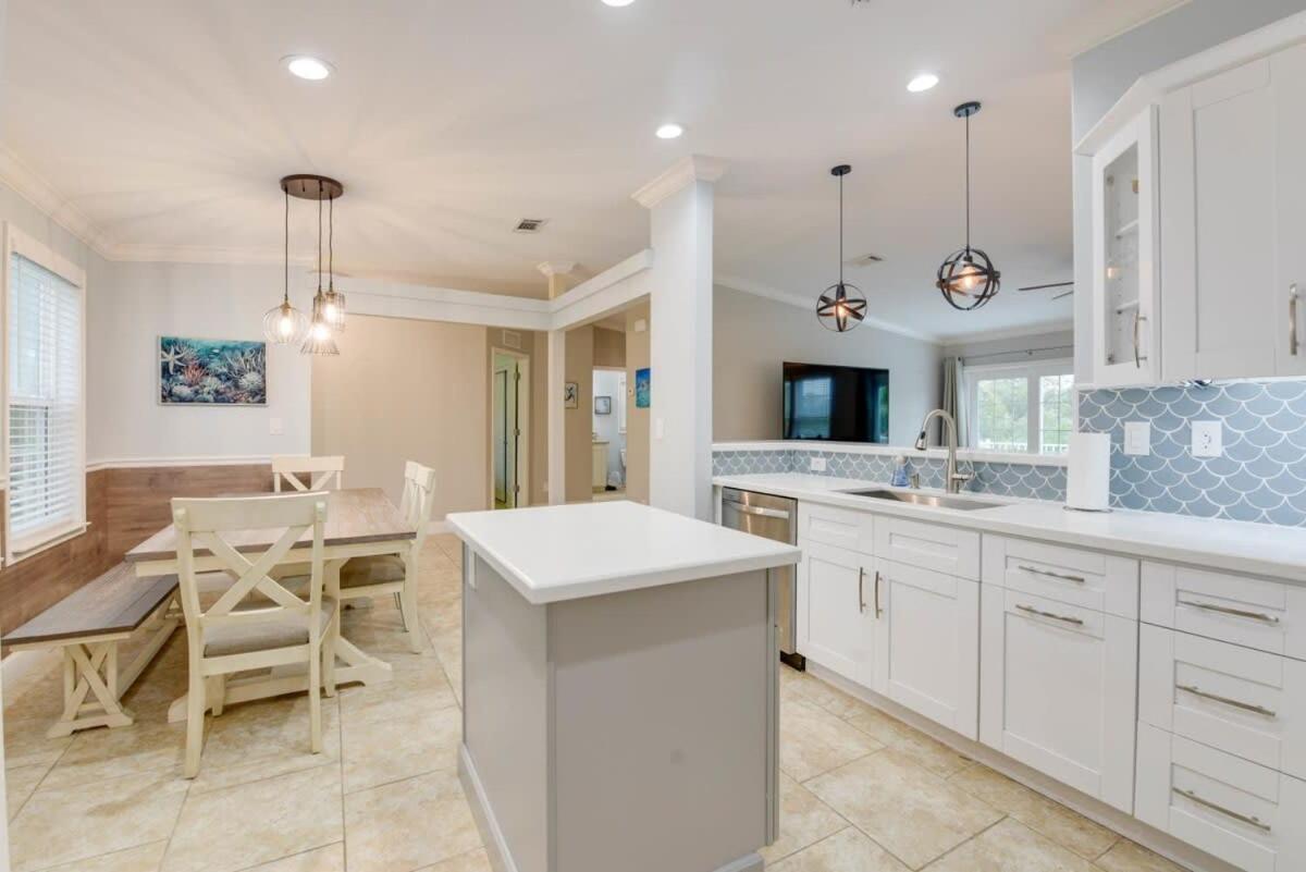 Loggerhead Lagoon - Modern Waterfront Home Pirates Cove 外观 照片